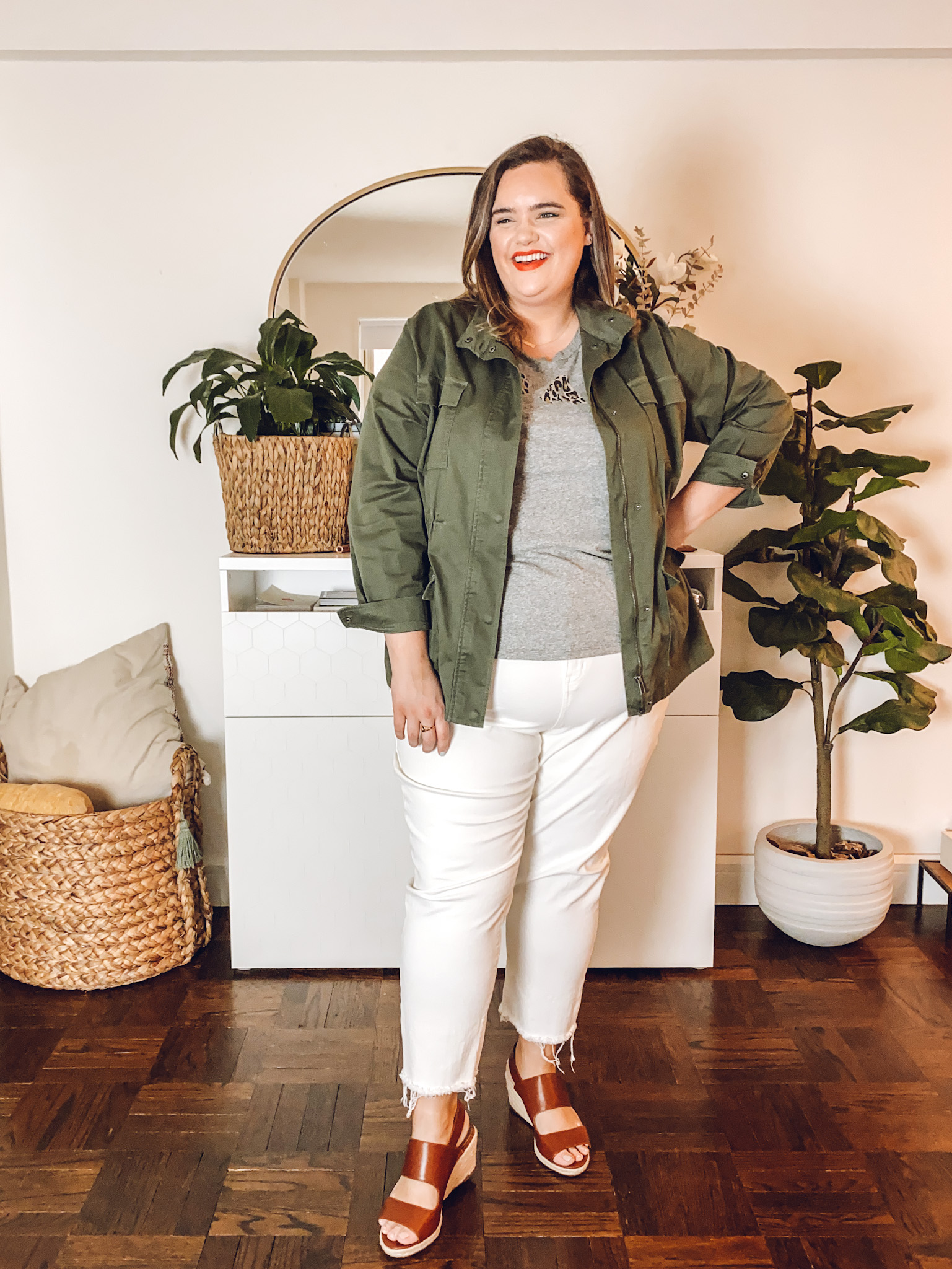 HOW TO STYLE WHITE JEANS FOR SPRING