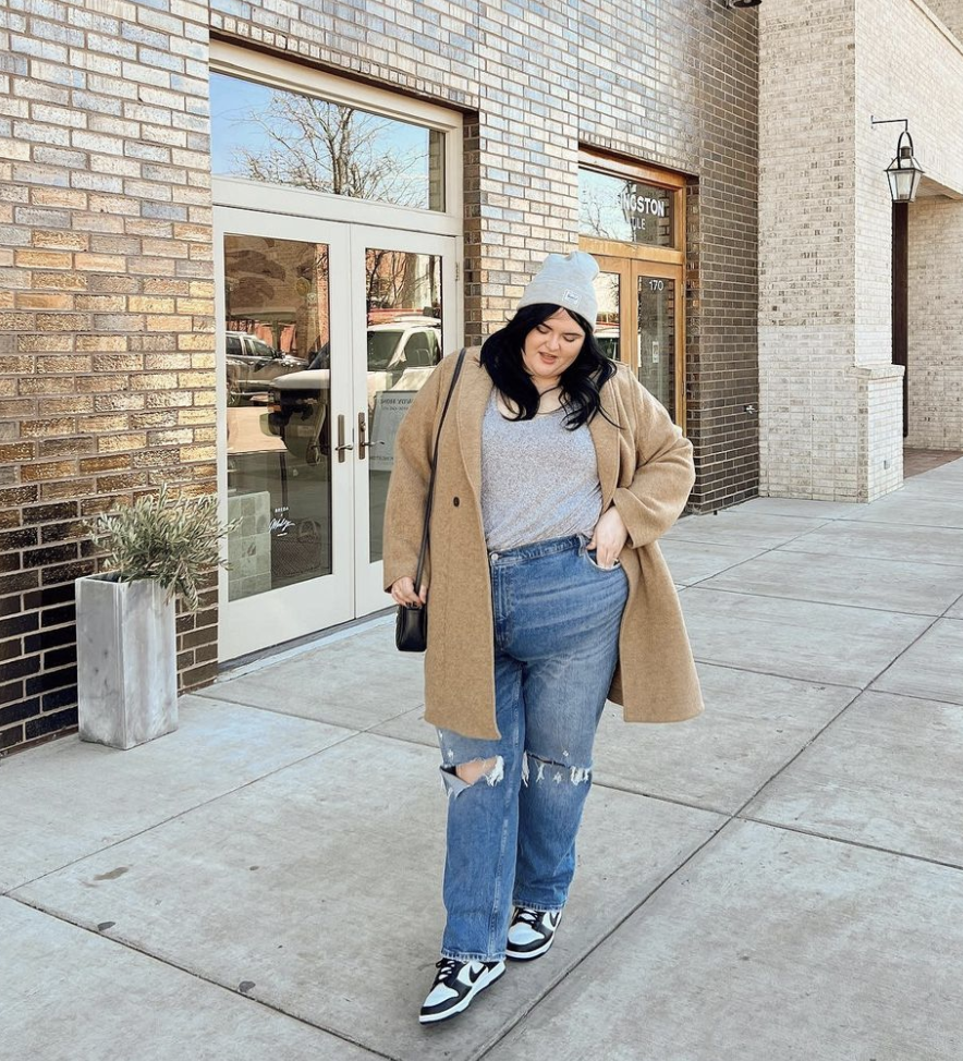 Plus Size Straight-Leg Jeans and How to Style Them